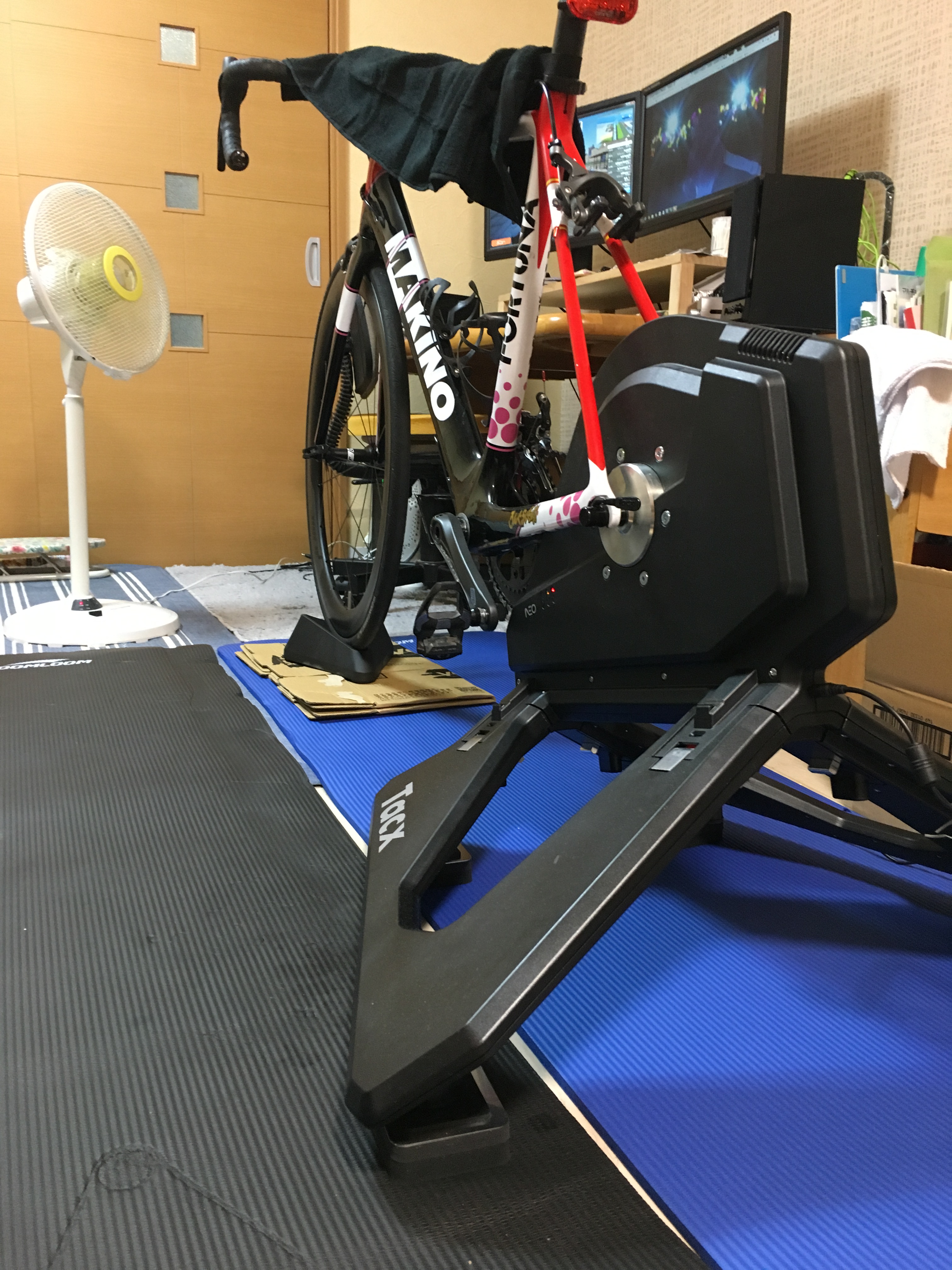 固定ローラー Tacx Neo Smart を購入しました|道ゆくままに